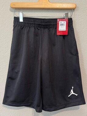 NWT! Nike Kids Basketball Shorts, Black, Size M